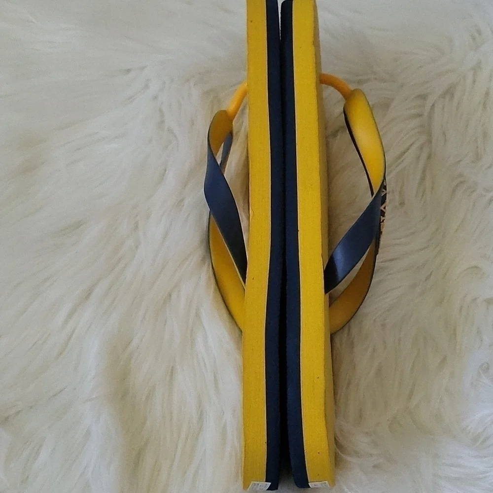 *PRICE DROP* Neet Feet Buena Vista yellow and blue flip flops NWOT